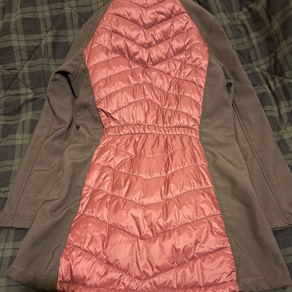 Bebe Sport Women’s Puffer Hooded Jacket Black/Cranberry-Size XL EUC - Picture 4 of 6